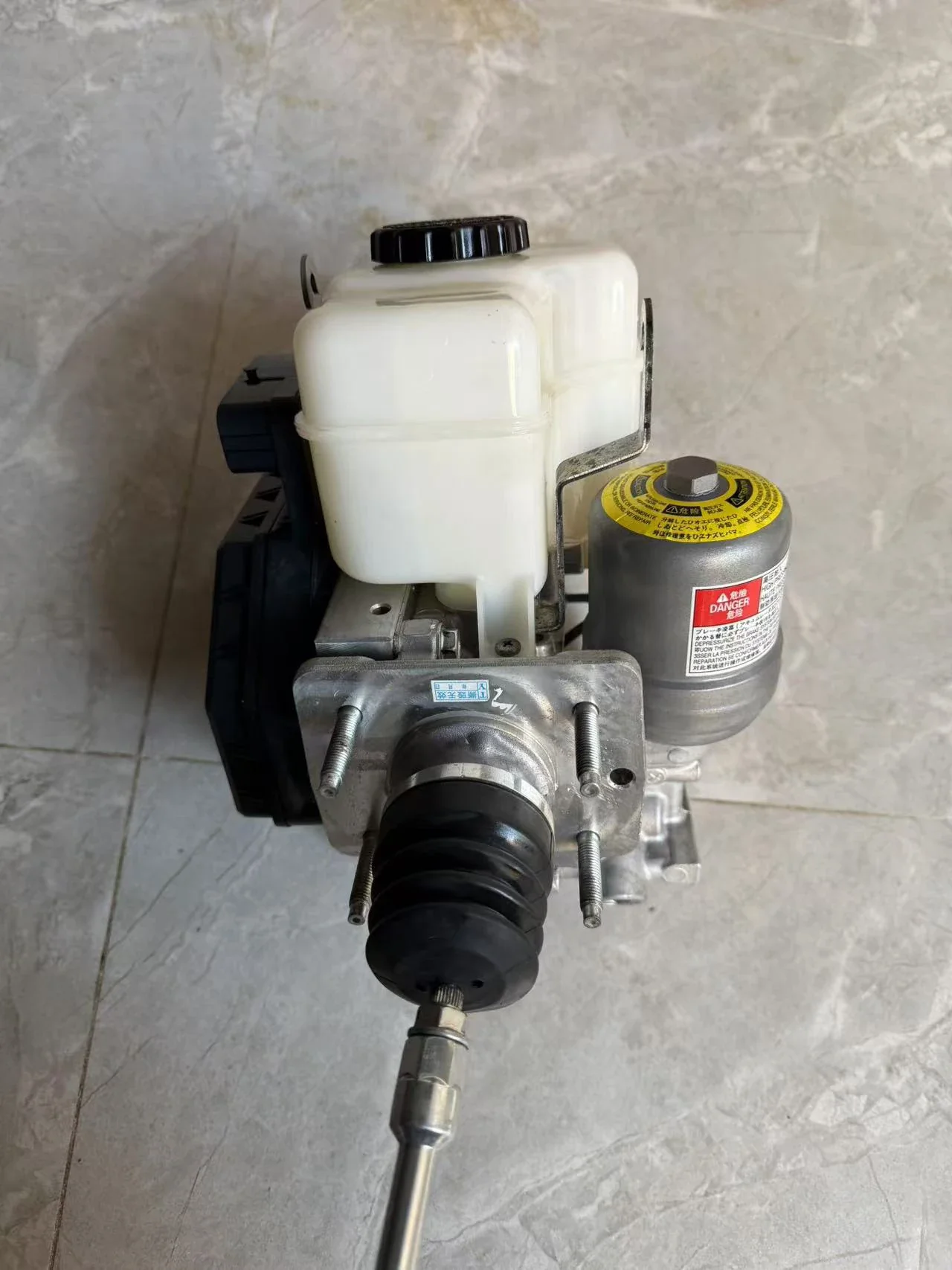 Toyota FJ Kuluze ABS Brake Master Cylinder Rand Kuluze 5700 LC100 FJ120 150 200 ABS Pump Assembly Used Original Disassembly