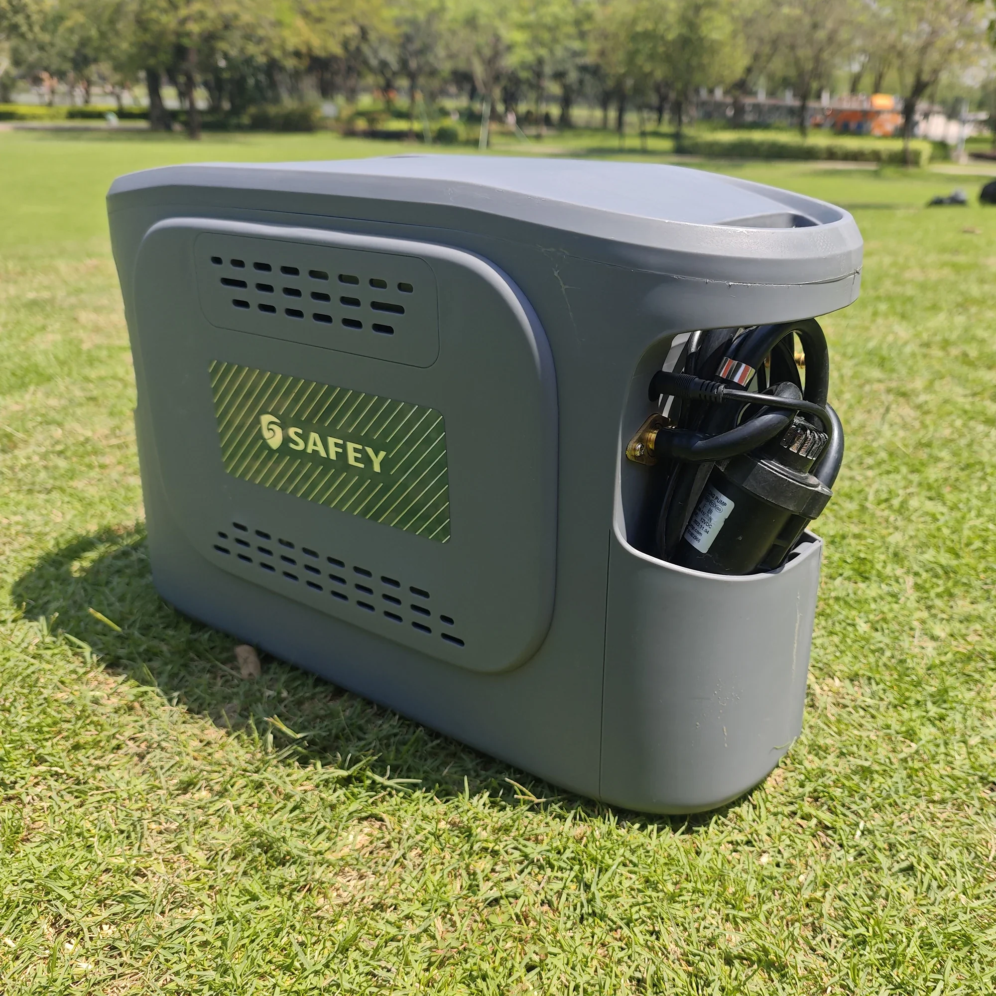 Portable Propane Water Heater Shower Pump with Built-in Battery, Compact Outdoor Cleaning & Showering System for RV and Household